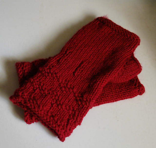 Zig Zag Wrist Huggers