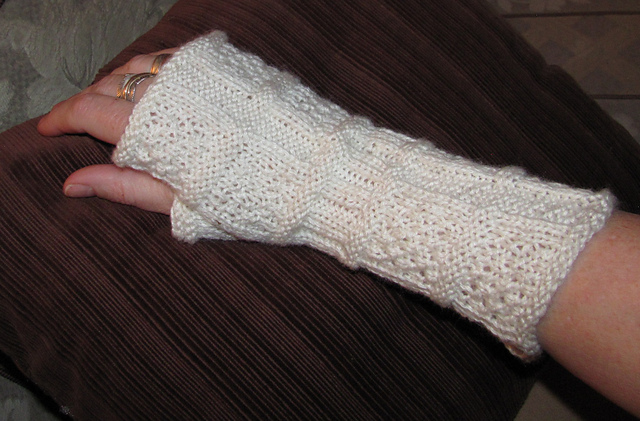 Checks and Rib Fingerless Mitts