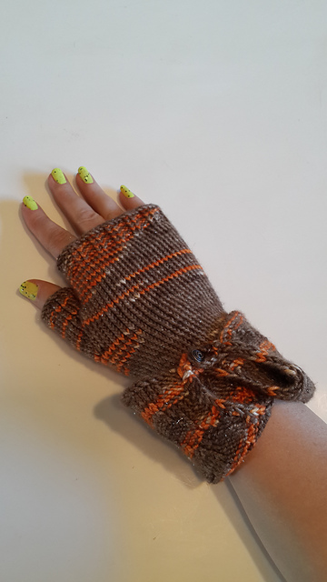 Secrets of the Heart Mitts