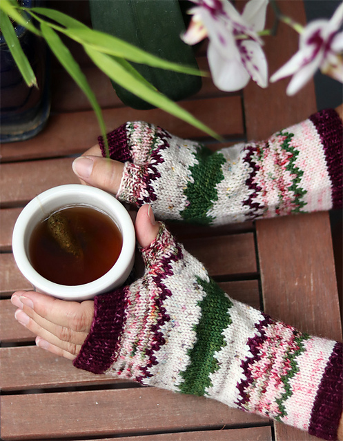 Zigzag Fingerless Mittens