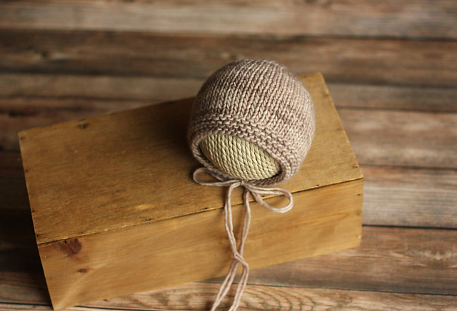 Garter Edge Bonnet