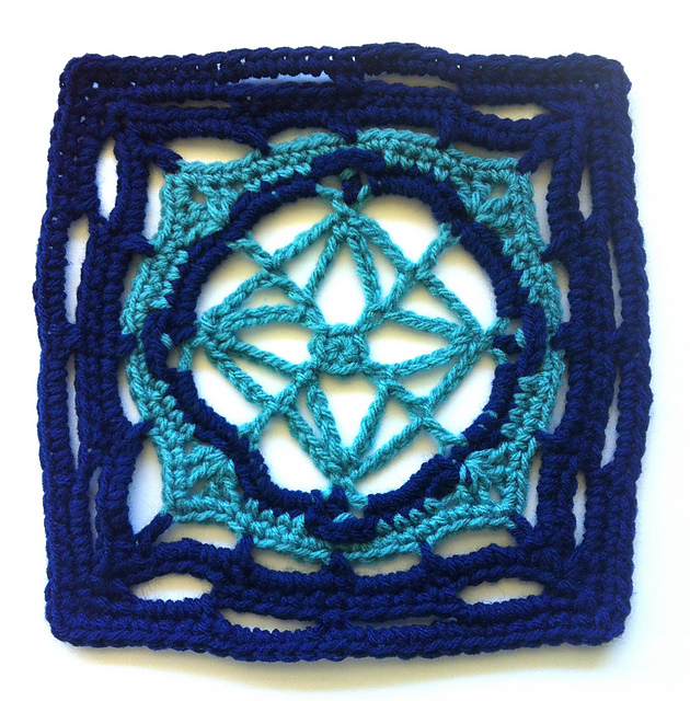 Hedge Flower 8" Afghan Block