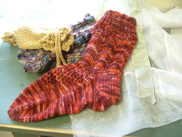 Lacey Waves Socks