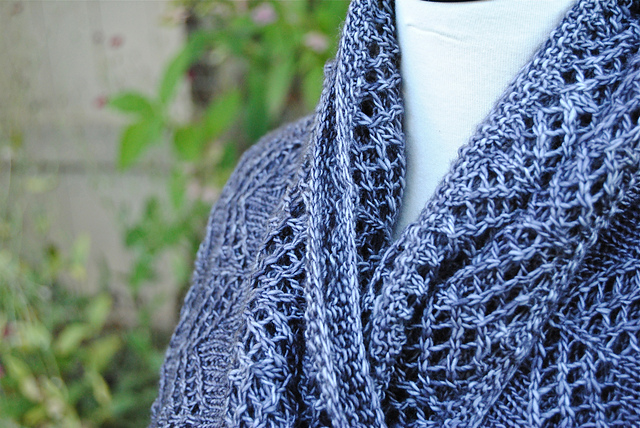 Eccentric Cowl