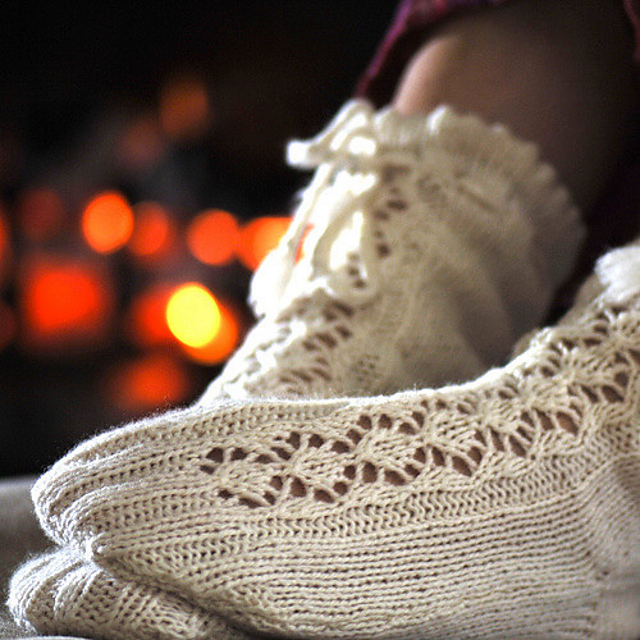 Cashmere Lace Bed Socks