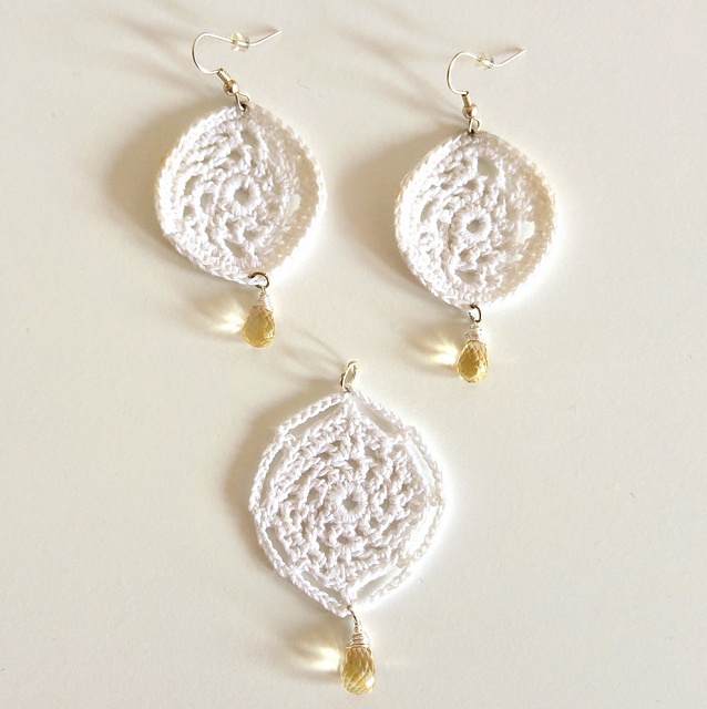 Round Pendant and Earrings