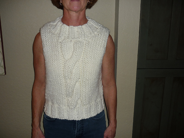 Sleeveless or Long-sleeved Sweater with Cable 5906