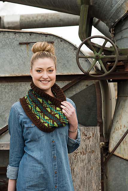 Chevrons & Stripes Cowl