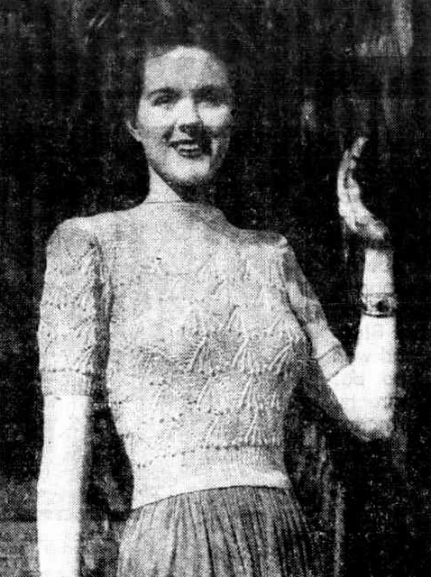 Woman's Jumper in Filigree