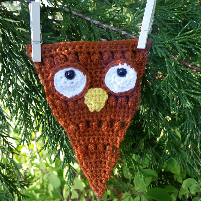 Puff ball Owl Pennant