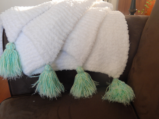 Fuzzy blanket with tassels