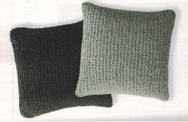 237 Coussin poilu