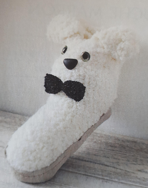 213 Chaussons peluche écru