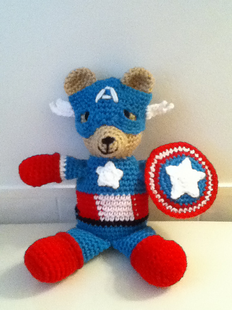 Amigurumi USA Superhero Bear