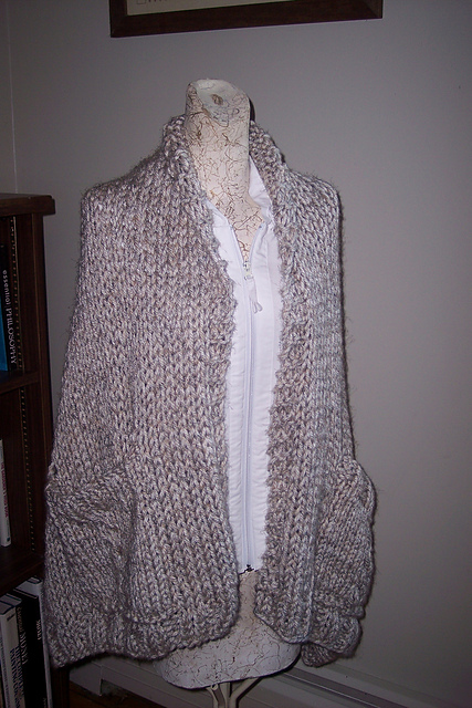 Cable Pocket Reading Wrap