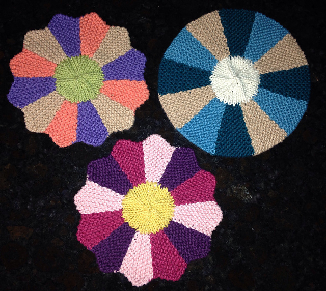 Dresden Plate Floral Dishcloth