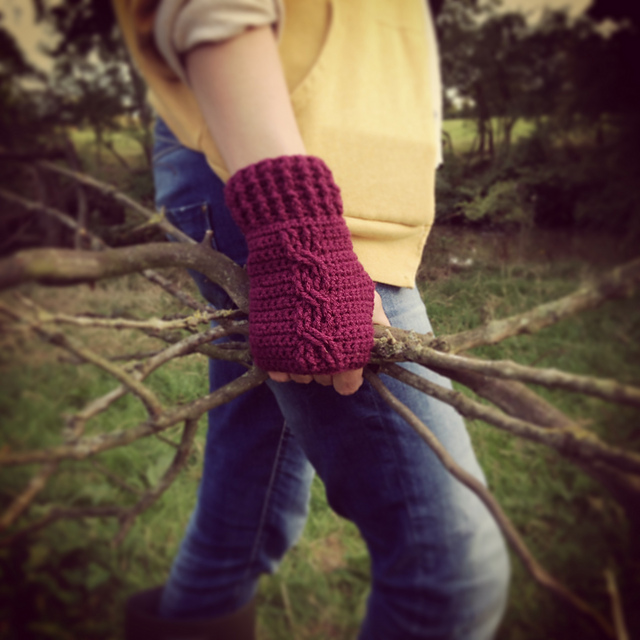 'Cableknit' wristwarmer