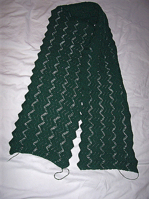 Zigzag tuck scarf