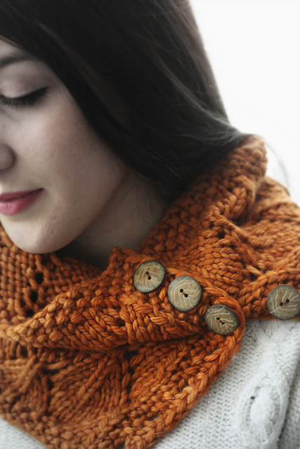 Leaf Lace Cowl