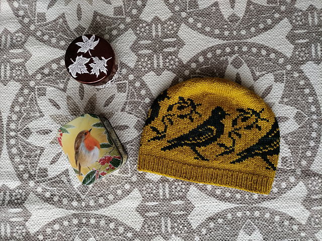 Black bird beanie