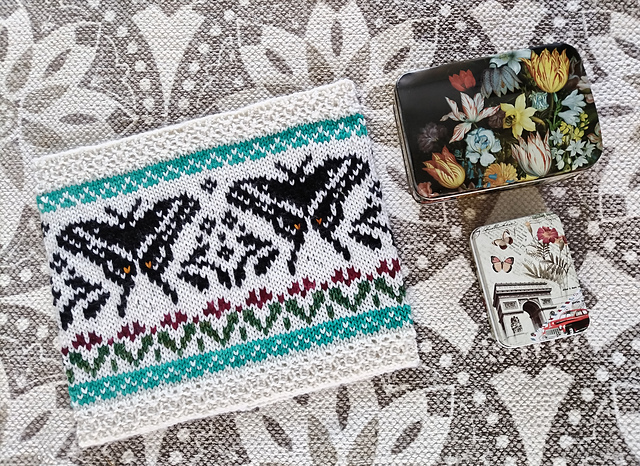 Swallowtail Cowl