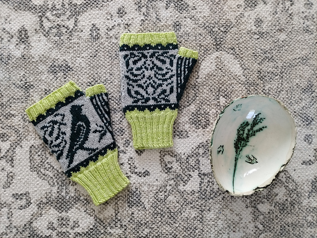 Black Bird Mitts