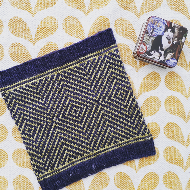 Diagonal Lines Cowl