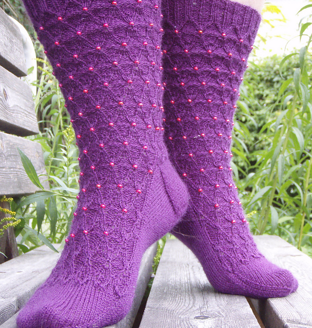 Twinkling Trellis Socks