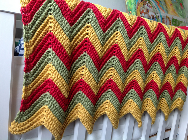 Zig Zag Baby Crochet Blanket