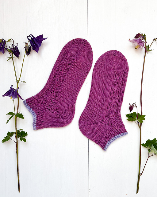 Ravelry: Akelei Soxx pattern by Kerstin Balke
