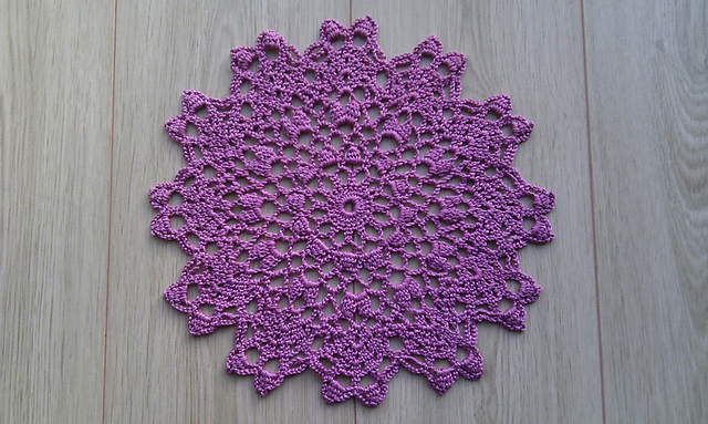 p19. Cutie Flower Doily
