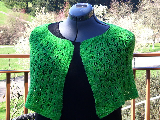 Blackberry Leaf Beaded Capelet