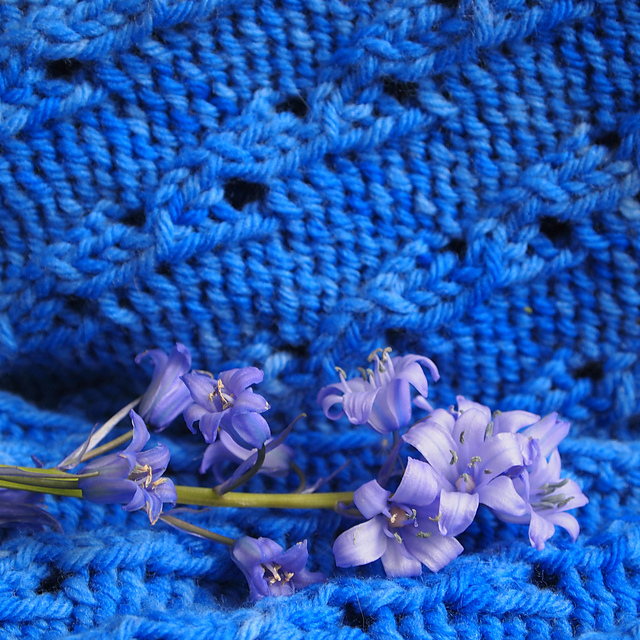 Tiny Bells - Bias Cowl