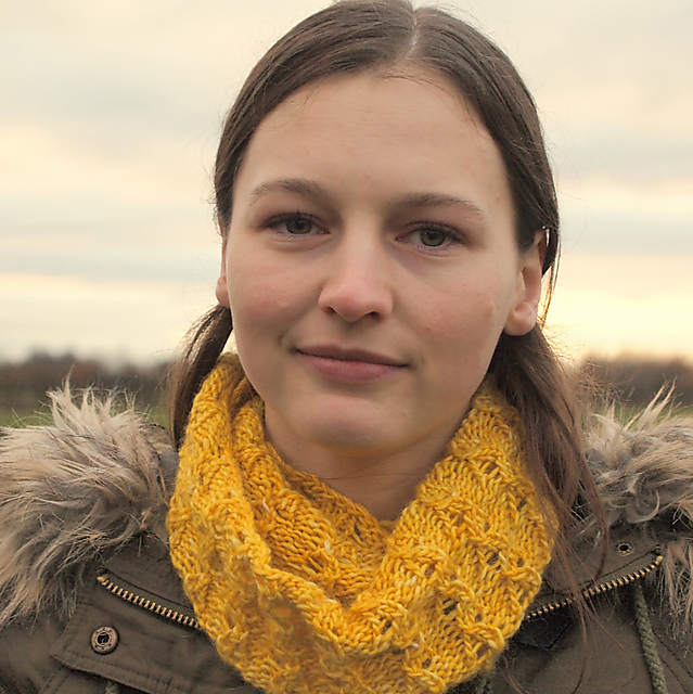 Tiny Bells - classic cowl