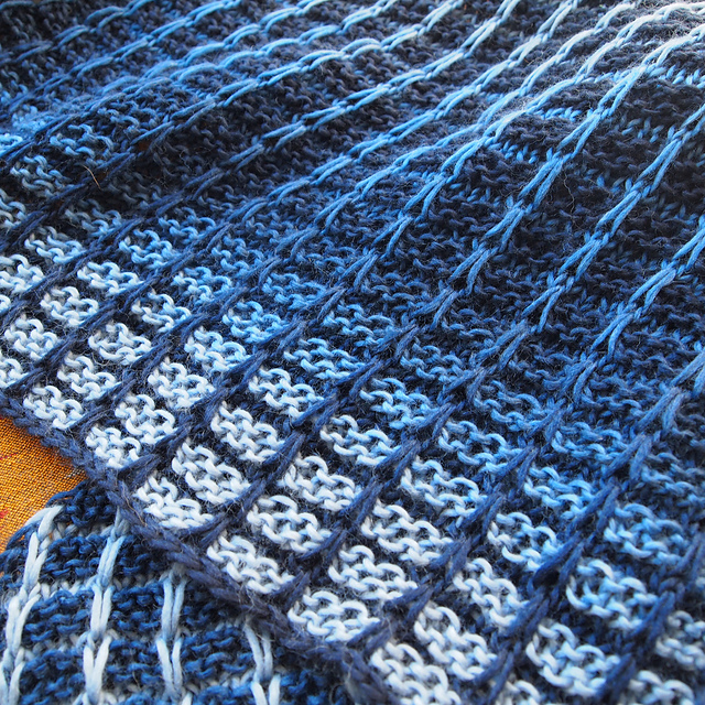 Radiant Gradient Boomerang
