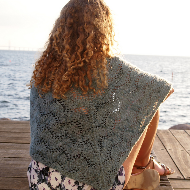 Ravelry: Shiver NoCoBo pattern by Susan Ashcroft