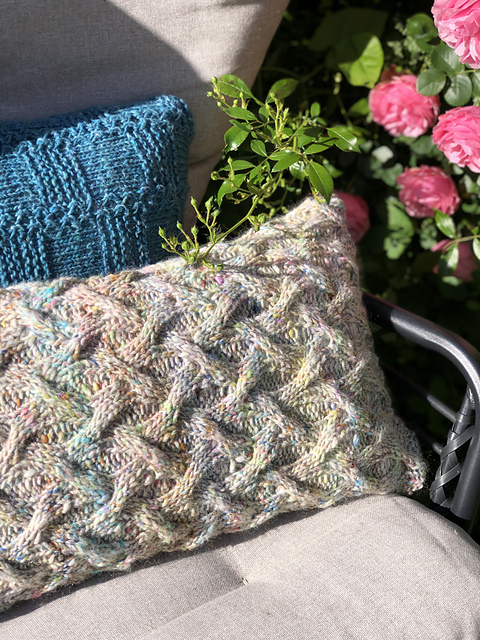 CC #7: Intertwined Cables