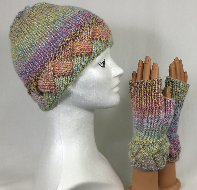 Enterlac Hat & Wrist Warmer Set