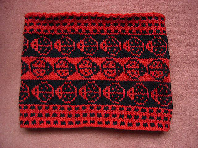 Ladybug cowl