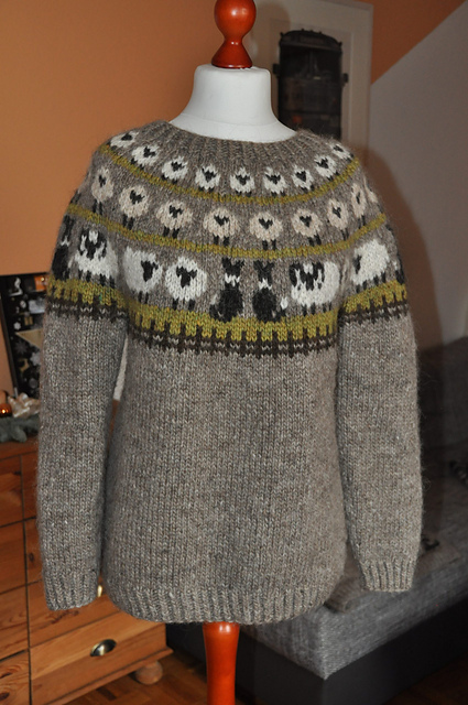 Tina's Schäfchenpulli