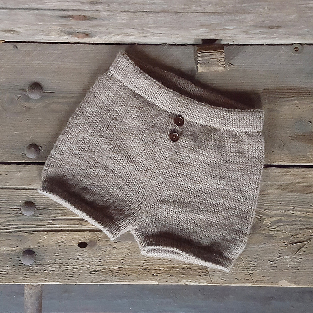 Liten Enkel Shorts