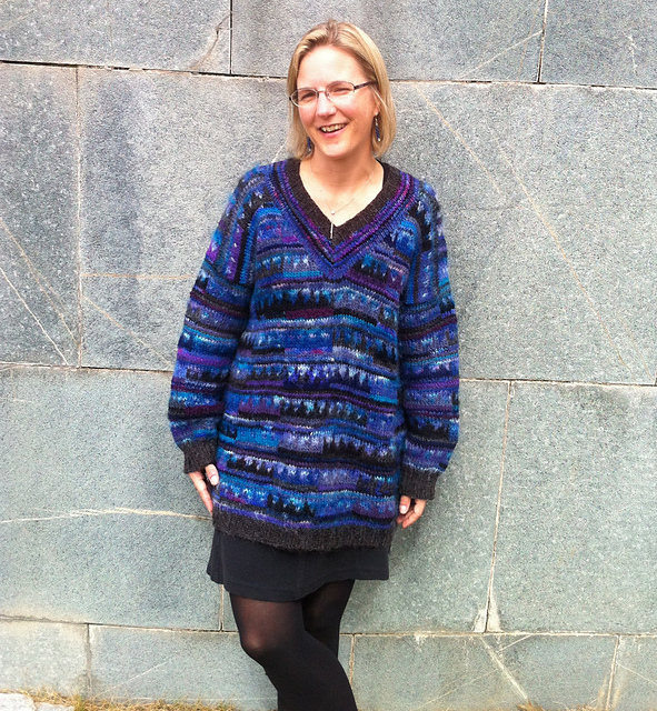 Toothed Stripe V-neck Sweater