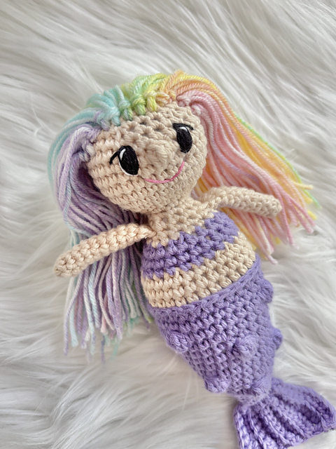 Bitty Mermaid and Seashell Purse