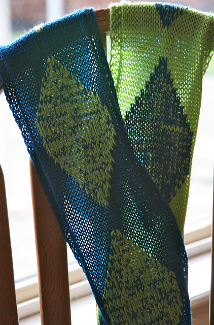 Blended Intarsia Diamond Scarf
