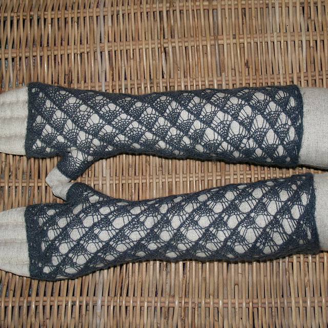 Morgana Lace Gloves