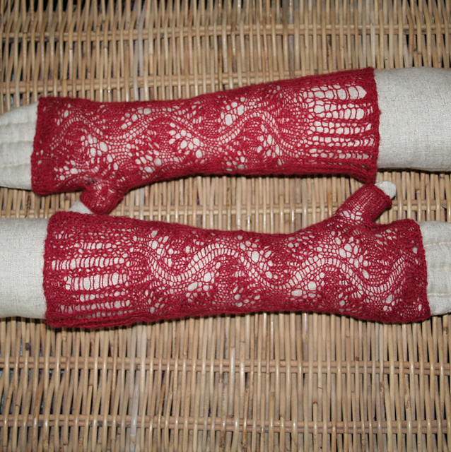 Eleanor Lace Gloves