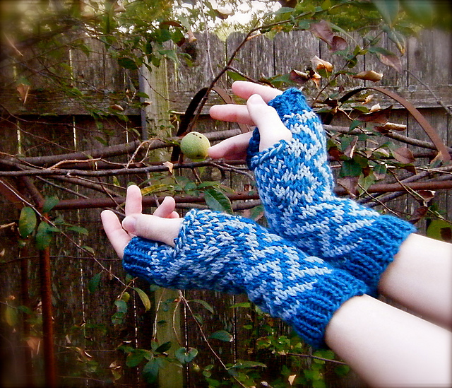 Classic Chevron Mitts