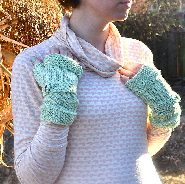Miss Practicality Wristwarmers