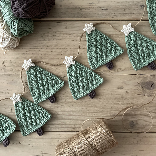 Christmas Tree Garland