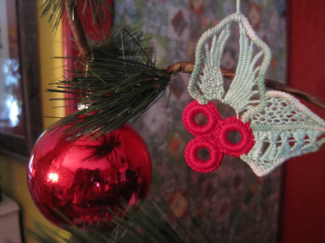 RPL  Holly Ornament